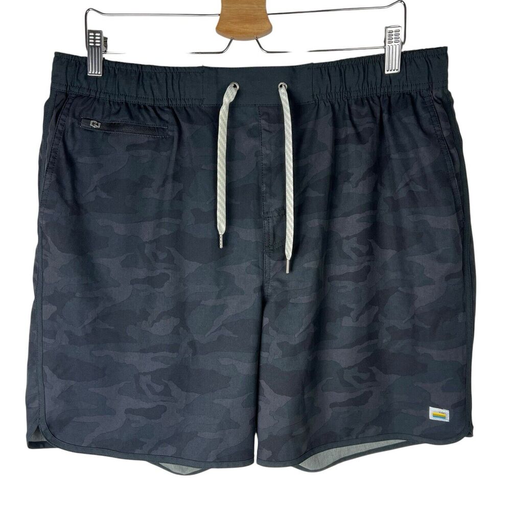 Vuori Mens Sz 2XL Banks Shorts 7" Inseam Unlined Camo V330 Gym Outdoor Logo